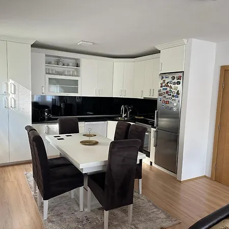 Apartment Feniks *